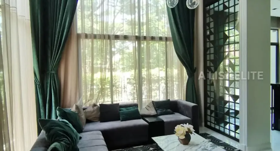 Wohnung zur Miete mit 4 Zimmer in Phra Khanong, Bangkok