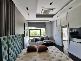 For rent 4 ベッドルーム condo in Phra Khanong, Bangkok