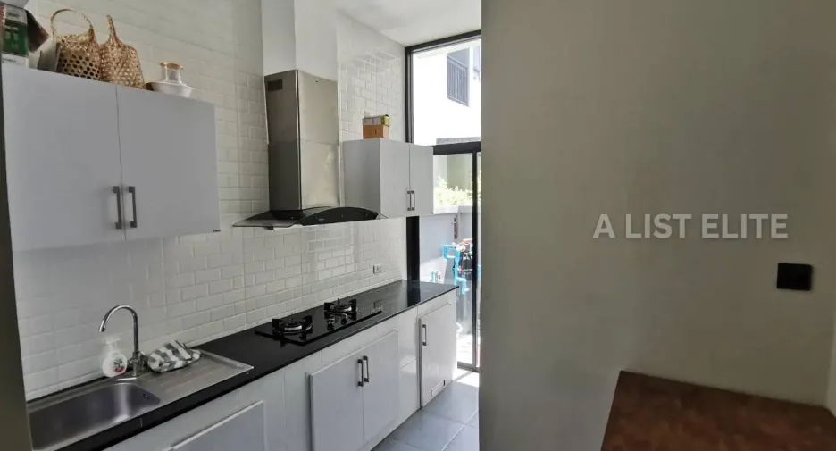 Wohnung zur Miete mit 4 Zimmer in Phra Khanong, Bangkok