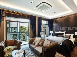 For rent 4 ベッドルーム condo in Phra Khanong, Bangkok