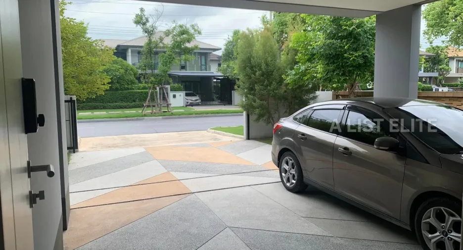 For sale 4 bedrooms condo in Bang Phli, Samut Prakan