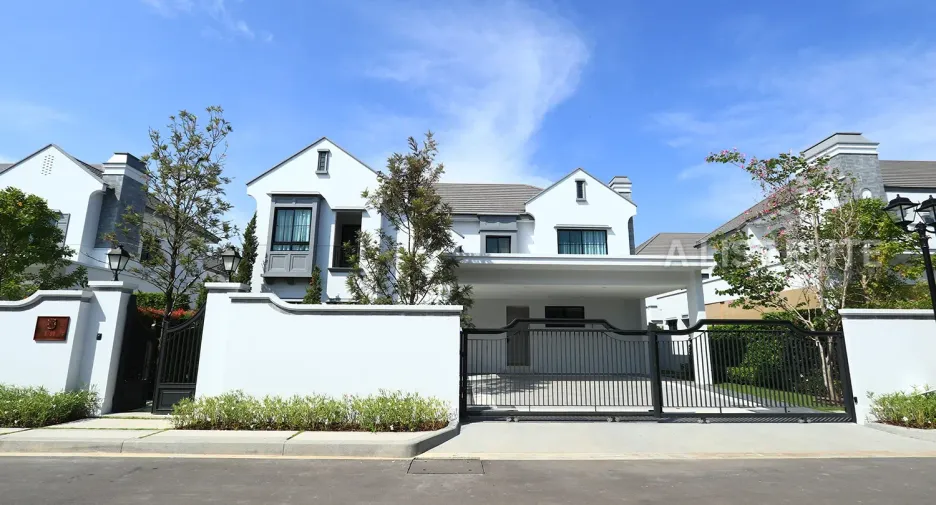 For rent 5 bedrooms condo in Saphan Sung, Bangkok