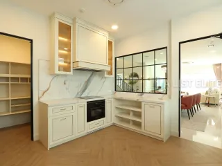 For rent 5 bedrooms condo in Saphan Sung, Bangkok