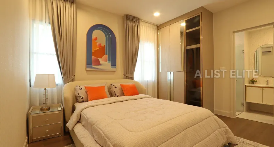 For rent 5 bedrooms condo in Saphan Sung, Bangkok