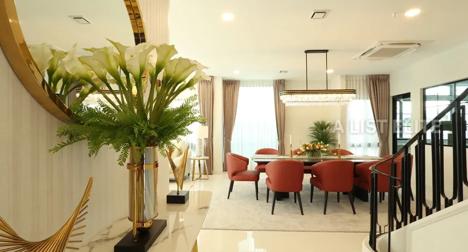 For rent 5 bedrooms condo in Saphan Sung, Bangkok
