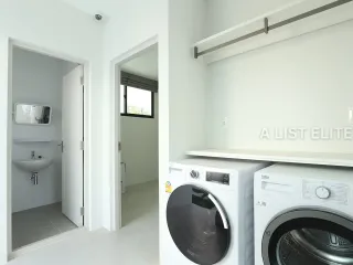 For rent 5 bedrooms condo in Saphan Sung, Bangkok