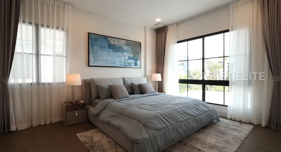 For rent 5 bedrooms condo in Saphan Sung, Bangkok
