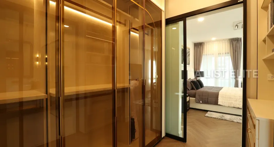 For rent 5 bedrooms condo in Saphan Sung, Bangkok