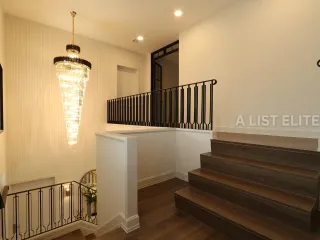 For rent 5 bedrooms condo in Saphan Sung, Bangkok