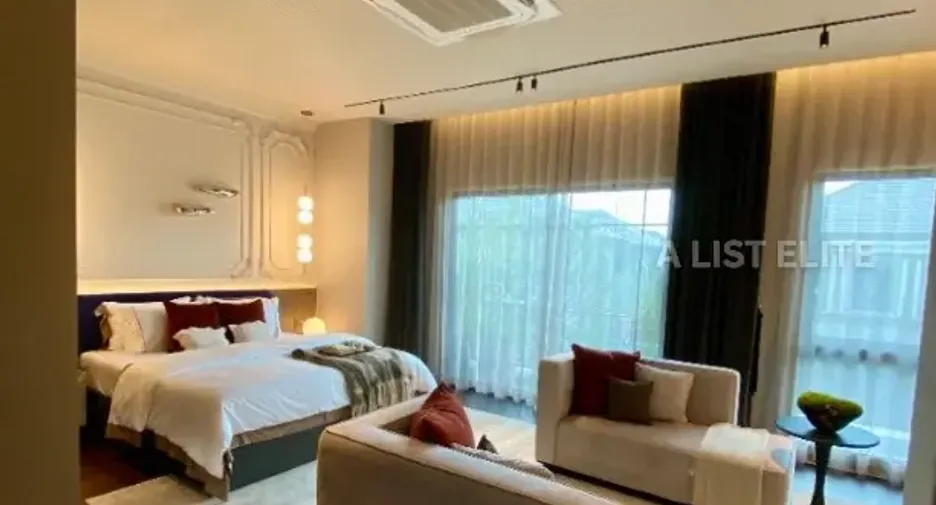 For sale 4 bedrooms condo in Bang Khae, Bangkok