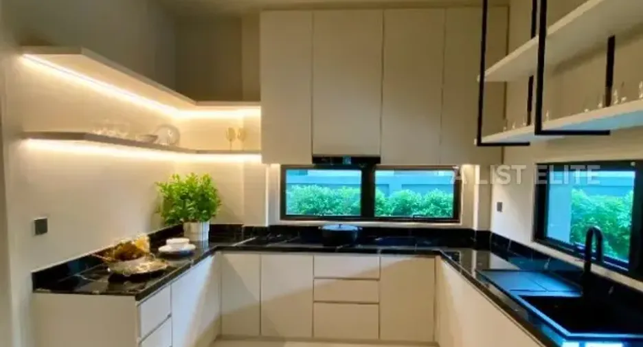 For sale 4 bedrooms condo in Bang Khae, Bangkok