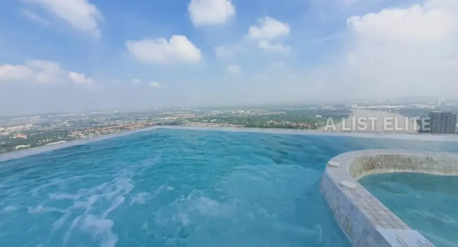 For sale 2 bedrooms condo in Mueang Nonthaburi, Nonthaburi