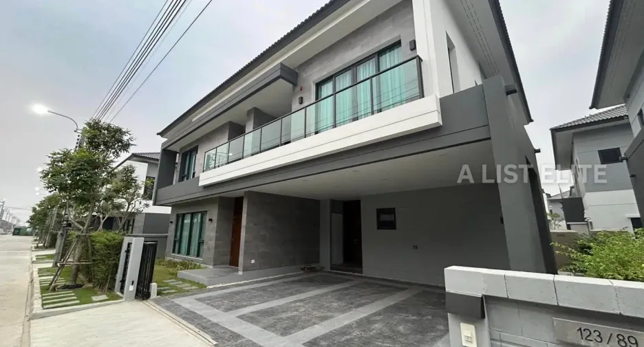 For rent 4 bedrooms condo in Bang Phli, Samut Prakan