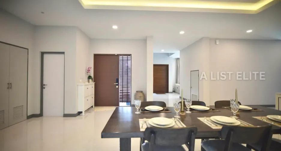 For rent 4 bedrooms condo in Bang Phli, Samut Prakan