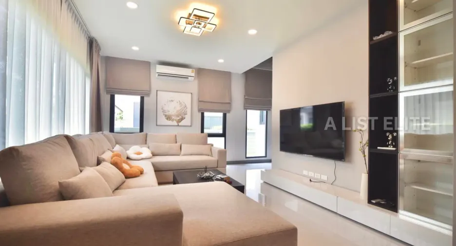 For rent 4 bedrooms condo in Bang Phli, Samut Prakan
