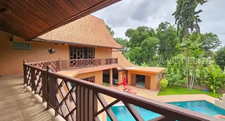 Casa en venta de 5 habitaciones en Bang Lamung, Chonburi