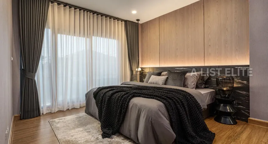 For sale 4 bedrooms house in Bang Phli, Samut Prakan