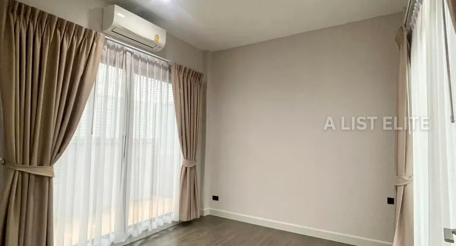 For sale 4 bedrooms house in Bang Kruai, Nonthaburi