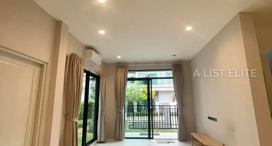 For sale 4 bedrooms house in Bang Kruai, Nonthaburi
