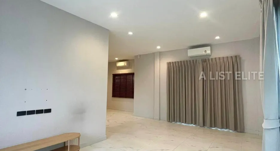 For sale 4 bedrooms house in Bang Kruai, Nonthaburi