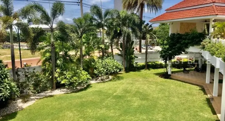 Haus zum Kauf mit 5 Zimmer in Bang Lamung, Chonburi