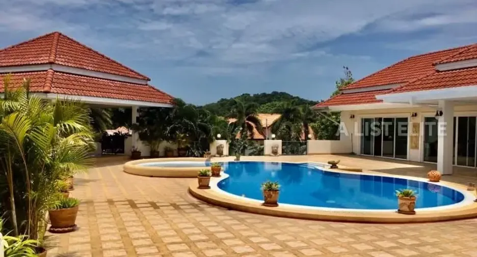 Haus zum Kauf mit 5 Zimmer in Bang Lamung, Chonburi