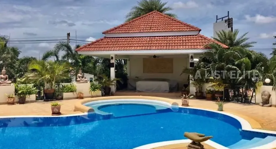 Haus zum Kauf mit 5 Zimmer in Bang Lamung, Chonburi
