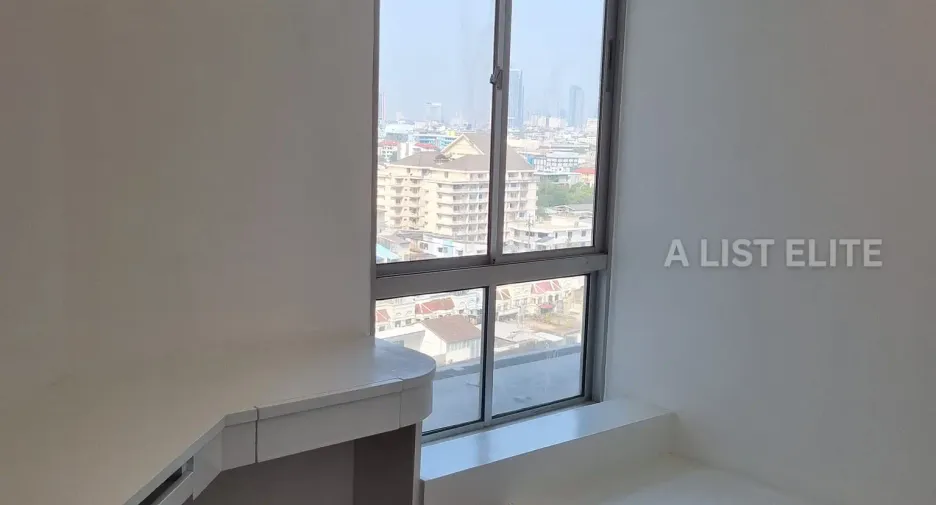 À vendre 2 chambres condo à Yan Nawa, Bangkok
