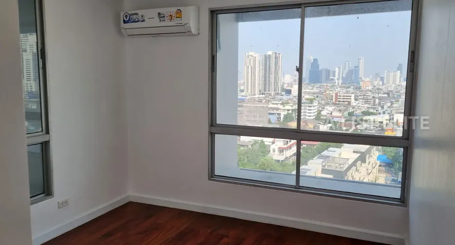 À vendre 2 chambres condo à Yan Nawa, Bangkok