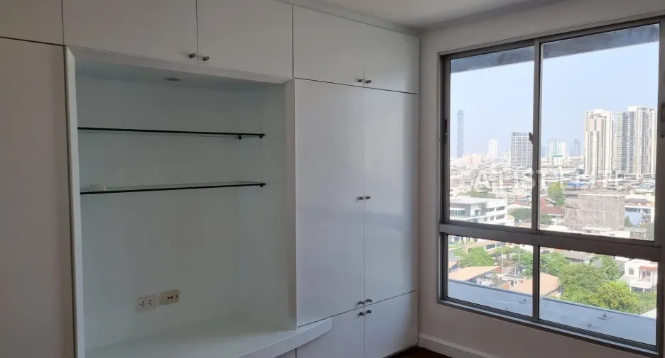 À vendre 2 chambres condo à Yan Nawa, Bangkok