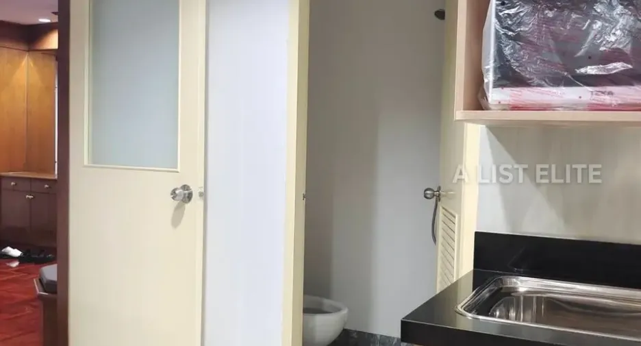 For rent 3 bedrooms house in Mueang Pathum Thani, Pathum Thani