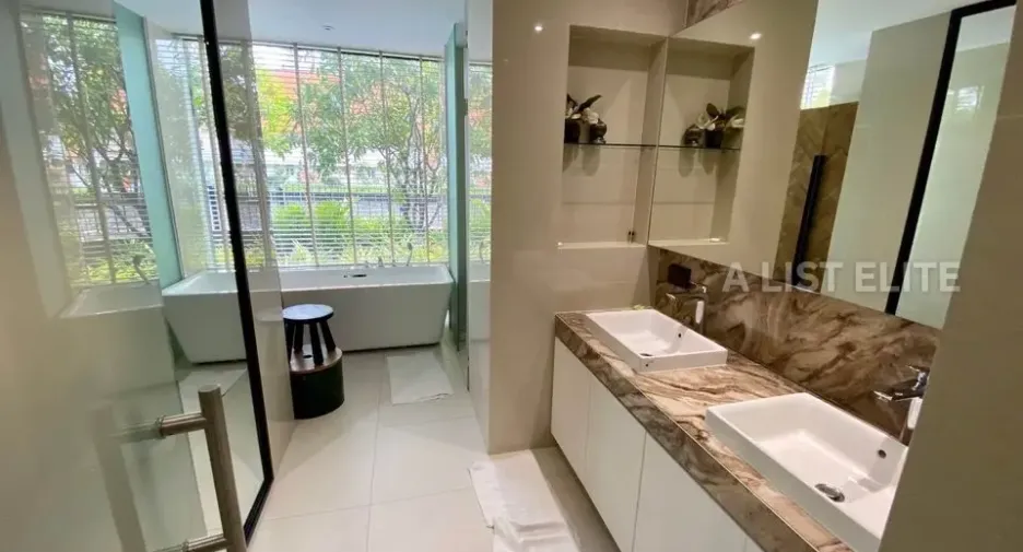 For rent 3 bedrooms condo in Suan Luang, Bangkok