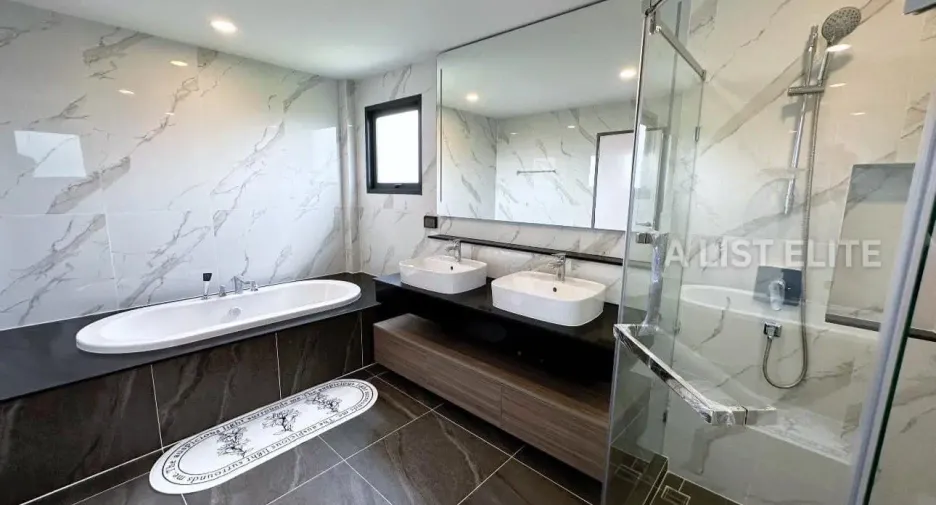 For sale 4 bedrooms condo in Bang Phli, Samut Prakan