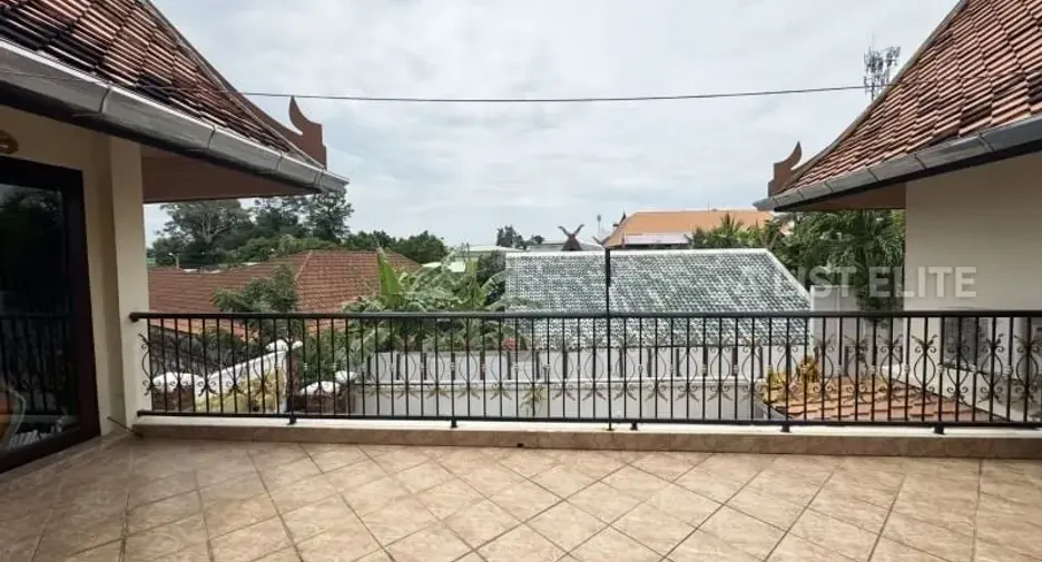 À vendre 4 chambres maison à Jomtien, Pattaya