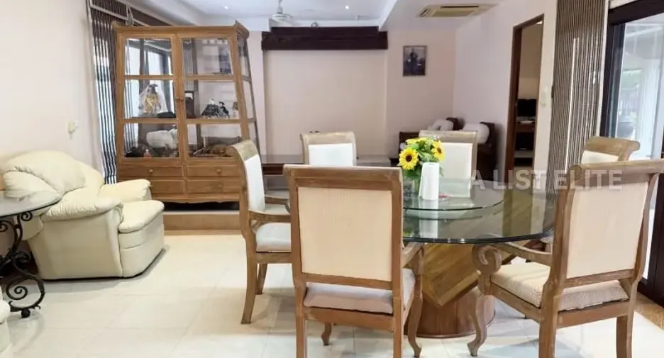 À vendre 4 chambres maison à Jomtien, Pattaya