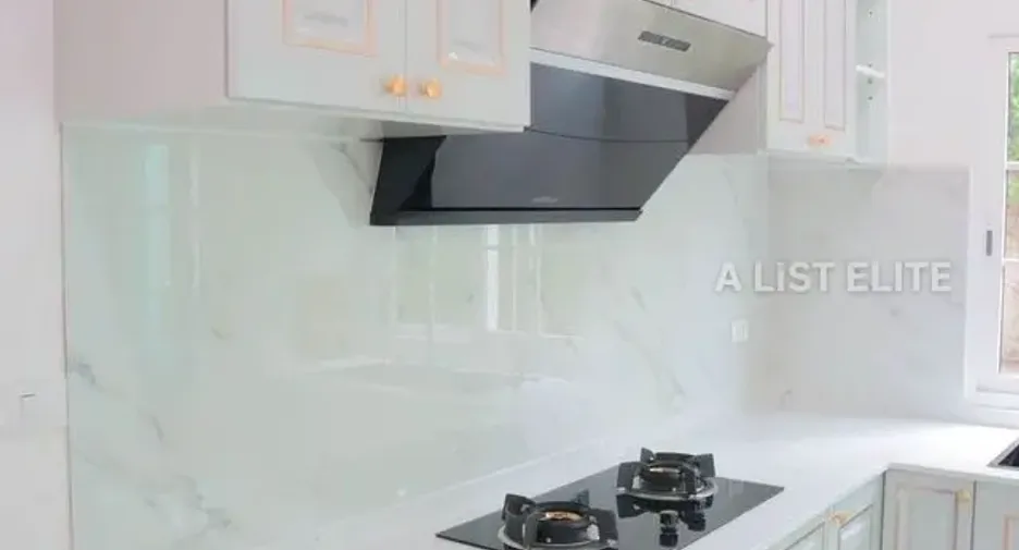 Casa en alquiler de 4 habitaciones en Bang Phli, Samut Prakan