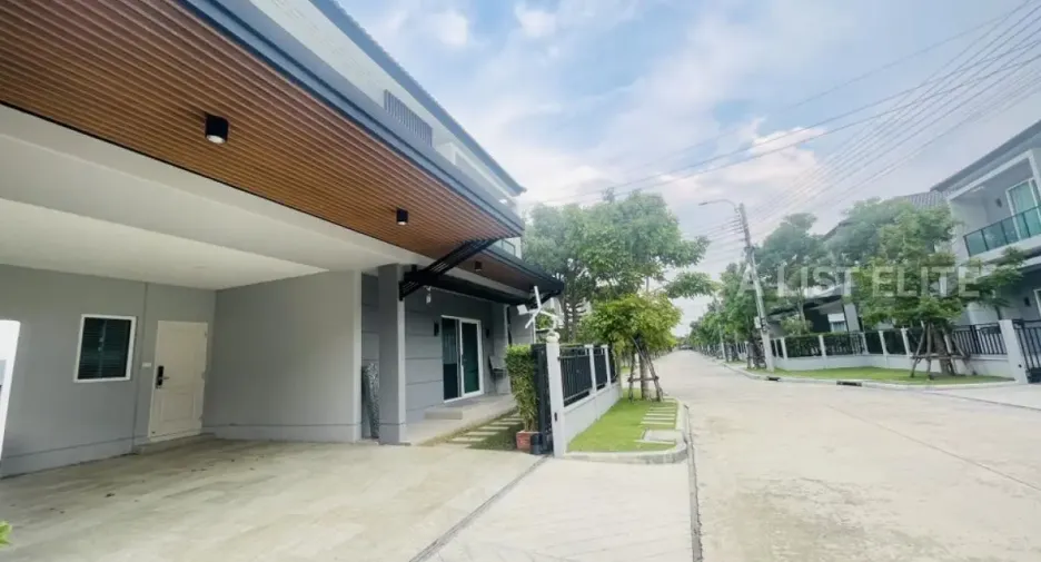 Haus zur Miete mit 4 Zimmer in Bang Phli, Samut Prakan