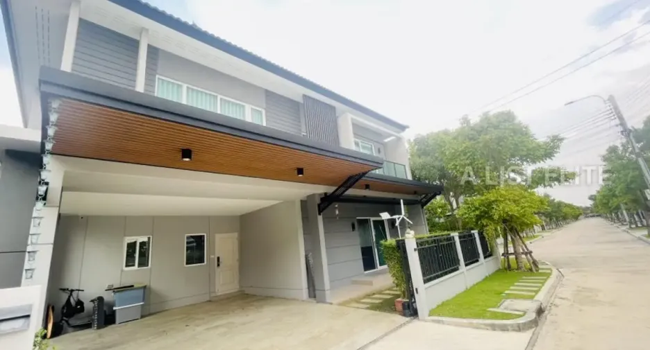 Haus zur Miete mit 4 Zimmer in Bang Phli, Samut Prakan