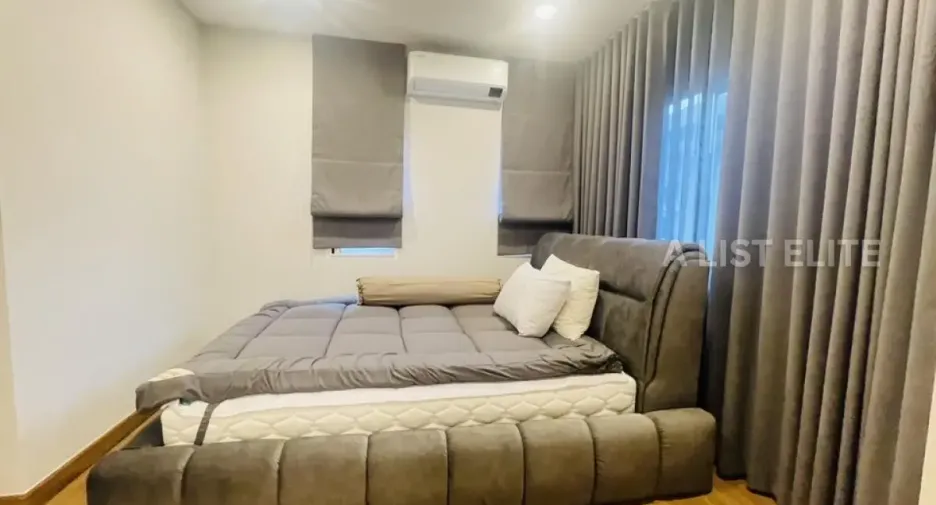 Haus zur Miete mit 4 Zimmer in Bang Phli, Samut Prakan