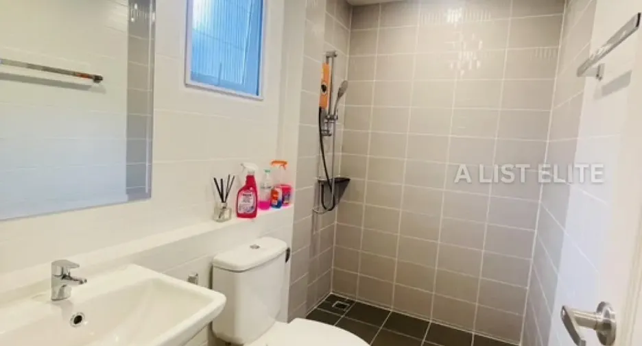 À vendre 4 chambres maison à Bang Phli, Samut Prakan