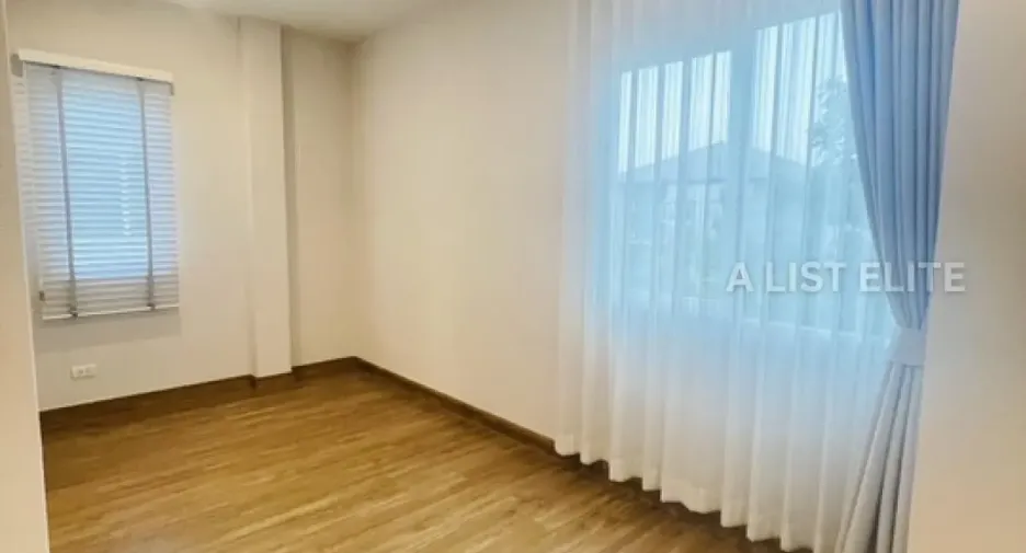 À vendre 4 chambres maison à Bang Phli, Samut Prakan