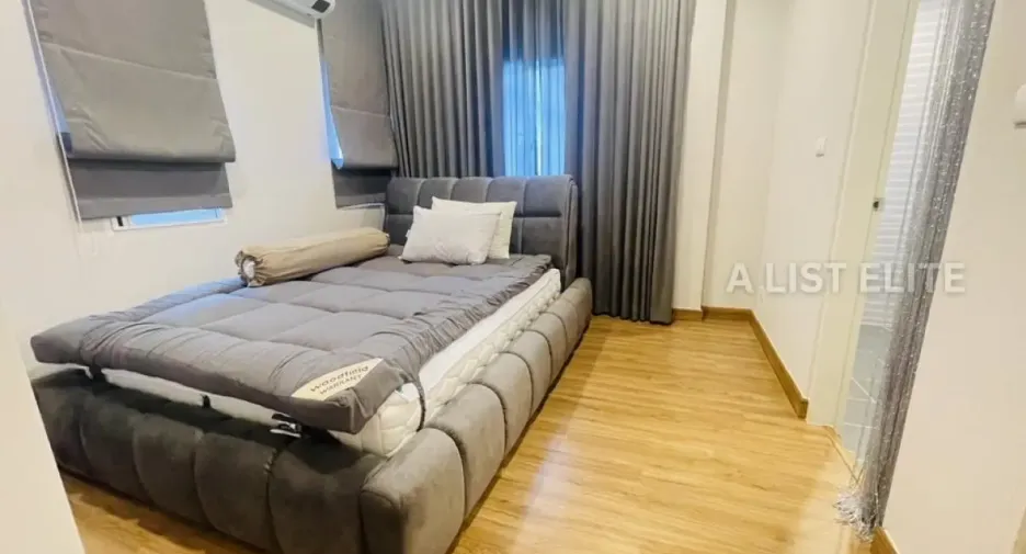 À vendre 4 chambres maison à Bang Phli, Samut Prakan