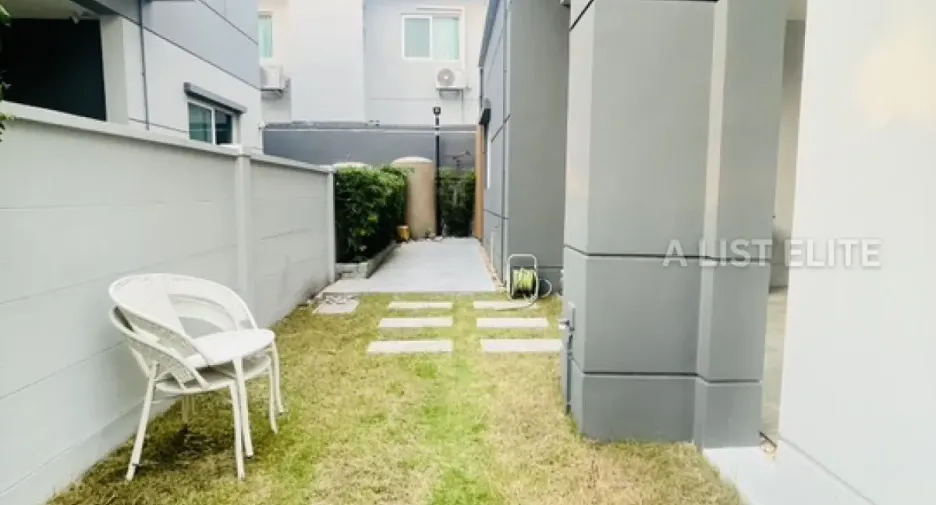 À vendre 4 chambres maison à Bang Phli, Samut Prakan
