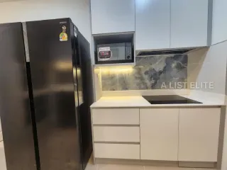 For rent 4 bedrooms condo in Mueang Samut Prakan, Samut Prakan