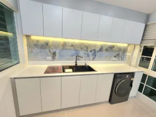 For rent 4 bedrooms condo in Mueang Samut Prakan, Samut Prakan