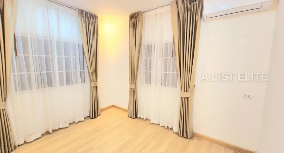 出租 4 卧室 公寓 在 Mueang Samut Prakan, Samut Prakan