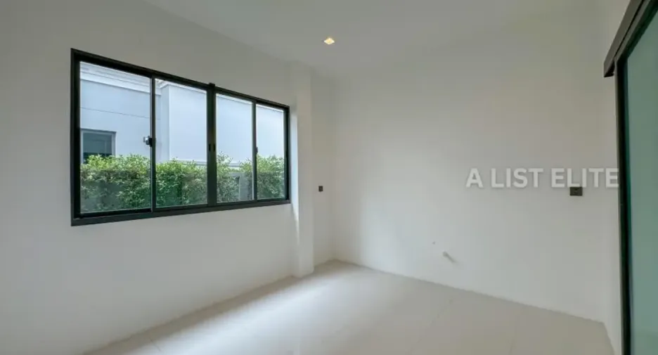 Casa en venta de 5 habitaciones en Mueang Samut Prakan, Samut Prakan