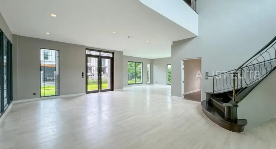 Casa en venta de 5 habitaciones en Mueang Samut Prakan, Samut Prakan
