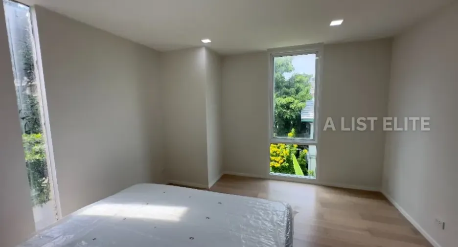 Condo en venta de 2 habitaciones en Khlong Toei, Bangkok
