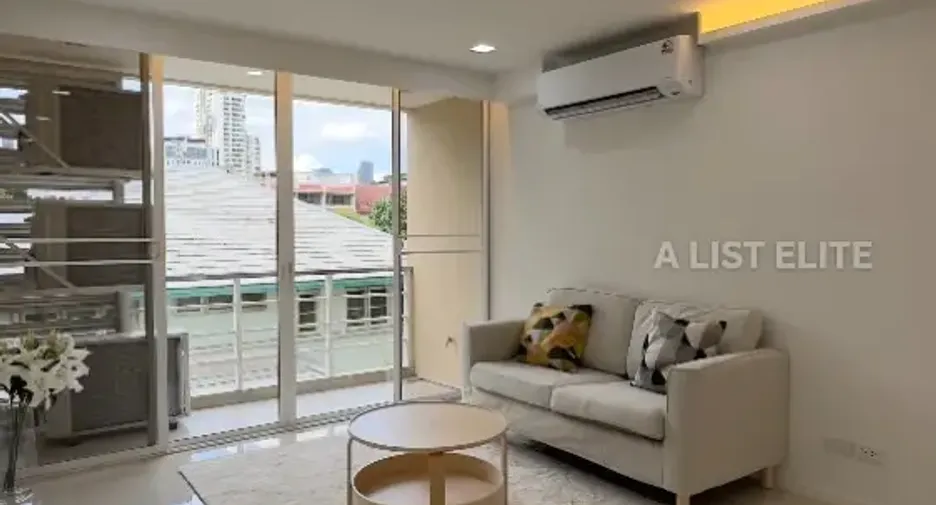 Condo en venta de 2 habitaciones en Khlong Toei, Bangkok